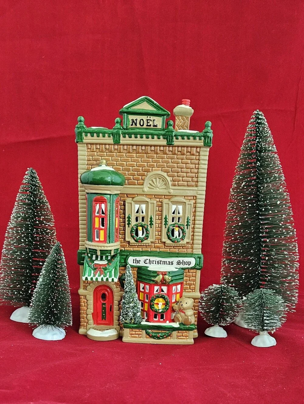 Department 56 The Christmas Shop Original Snow Village Lighted Building 50970
